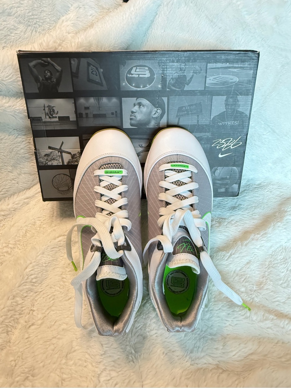 Air Max LeBron VII Low- Medium Grey/White-Electric Green/GRCL/BLANC